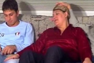 Женщину соблазнили двое парней и затем эту толстуху поимели.