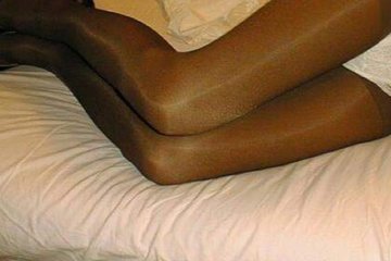 Дамы в шикарных чулках бесстыдно показывают достоинства своего тела!