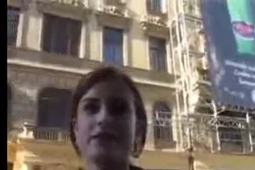 Малышки показывают свое тело за деньги