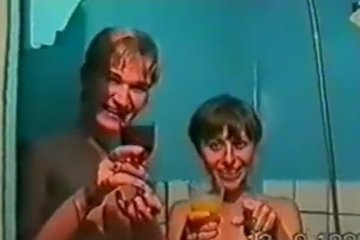 Как компания вечером отдыхала