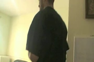 Трах с негритянкой на диване