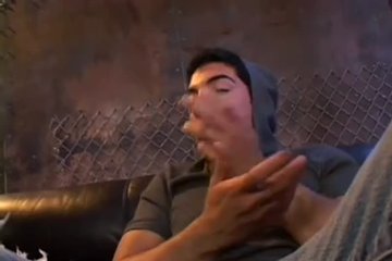 Азиаточка использовала поршень бродяги