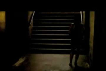 Публичное унижение мулатки в парке