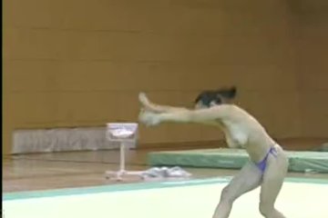 Грудастая гимнастка - видео / Продолжительные