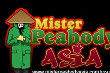 Азиатка мастурбирует на своей кроватке