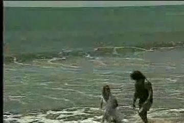 Анальный секс на берегу моря