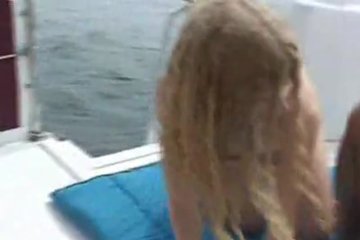 Трахаются на судне в море