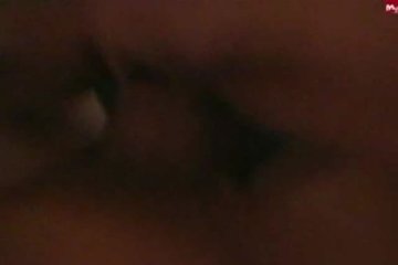 Брюнетка приехала с ночевкой к любовнику