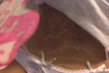 Крутить сракой у нее отлично получается