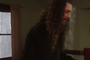 Привязал красотку к креслу и возбуждал