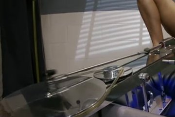 Всякие штуковины прошивают щелки стервозы