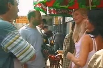 Девушки просто пошли на рынок