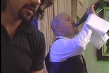 Трахаются в ресторане и наплевать на остальных