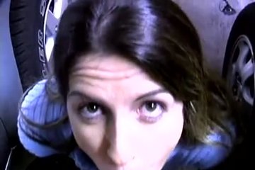 Прямо на парковке отсасывала член