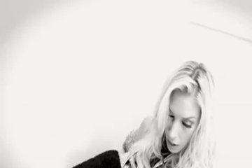 Татуированная телочка по имени Брук