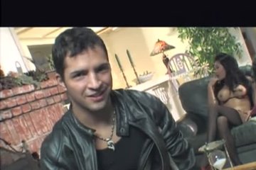 Его первый интимный оральный контакт с азиаткой Люси