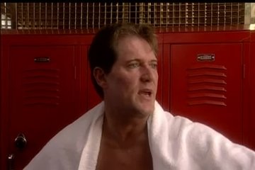 В раздевалке Белладонну оттрахали мужики