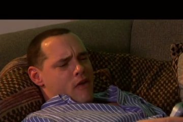 Она вряд ли заставит его с дивана слезть