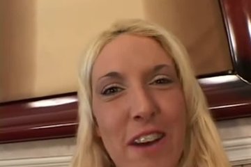 Крутилась, но все равно в рот взяла