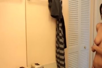 Минет и диванный влагалищный трах с брюнеткой