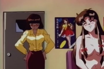 Героиня-бисексуалка нередко трахается