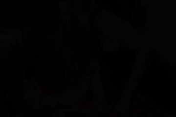 Одна всегда скучает в кровати