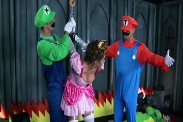 Насильники нарядились в костюмы Братьев Марио