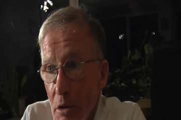 У деда аж челюсть отвисла