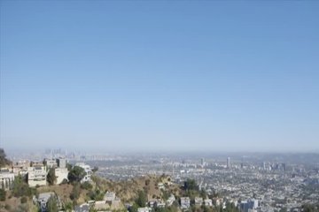 Издеваться над белыми девушками очень приятно