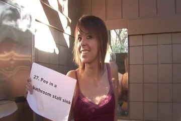 Никто на трассе не соблазнился писькой худышки