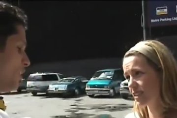 Красотку с улицы буквально зазомбировали