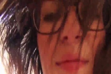 Отодвинул трусики в сторонку