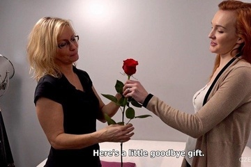 Людмила немного комплексует на любительском кастинге