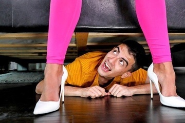 Пьяный сынок засадил грудастой мамке Missy Martinez и обкончал сиськи