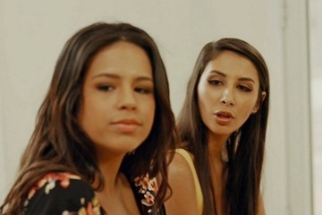 Застал жену с ее лучшей подругой Отем Фоллс и выебал обеих