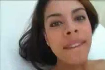 Мужик трахает миленькую девушку от первого лица