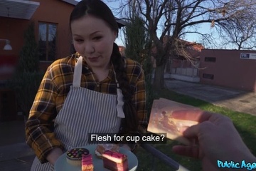 Выебать круглолицую вьетнамку до ее оргазма - что может быть слаще!