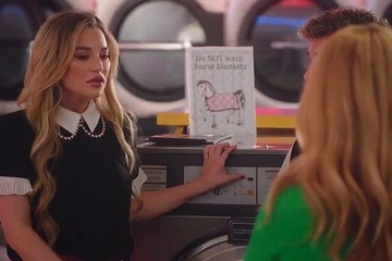 Зрелая секс-училка Сара трахает неопытную молодую пару