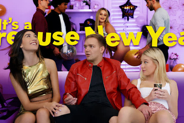 Лучший новый год — друзья бухают, а он трахает трех телок