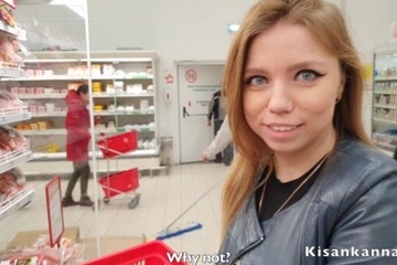 Если девка любит сосиски, то полюбит и хуй сосать