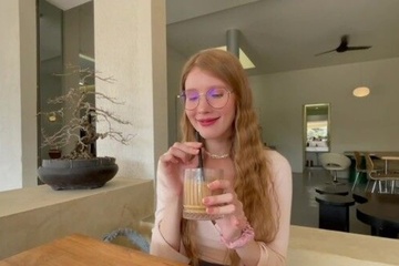 Поехали ко мне, я дам тебе в бритую киску и отсосу