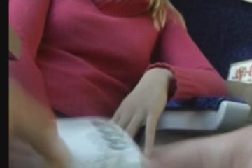 Отсосала член на сидении